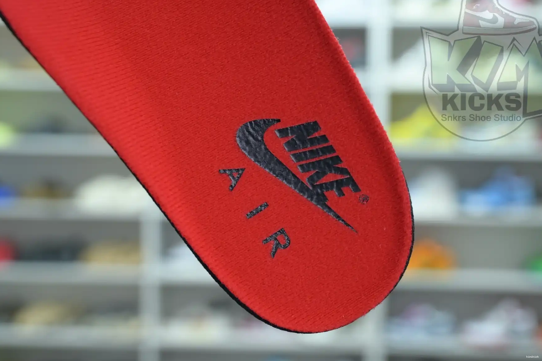Reimagined” 3“Black Cement Jordan Air Kimikick 0421